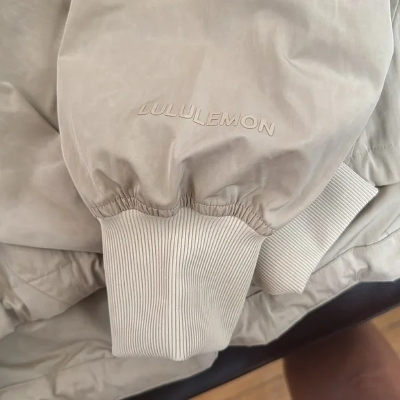 Lightweight Hem-Cinch Bomber Jacket - Picture 5 of 9